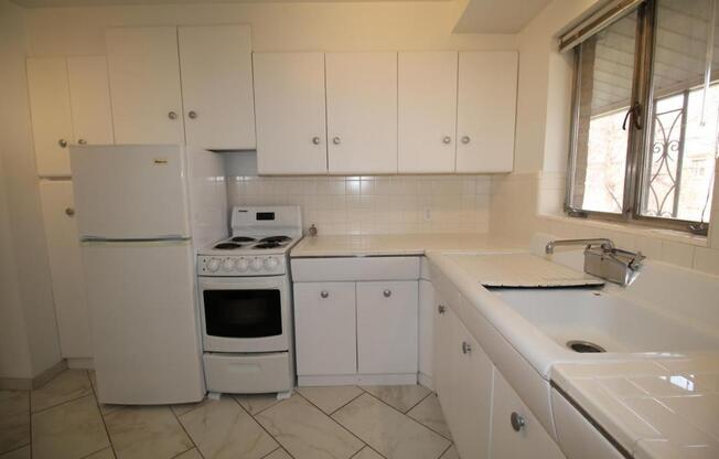 2 beds, 1 bath, 1,025 sqft, $1,695