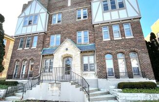 2631 N Cramer