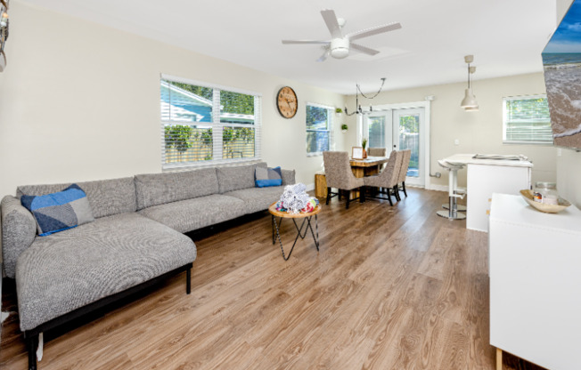 3026 HILLSDALE
