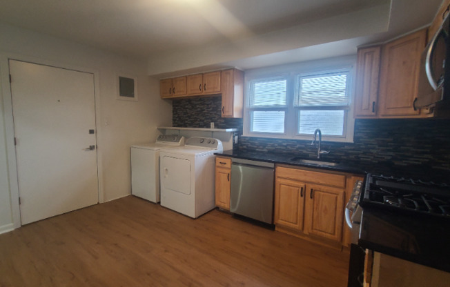 589 BRAMHALL AVE