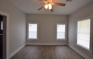 2 beds, 1 bath, $650, Unit APARTMENT A