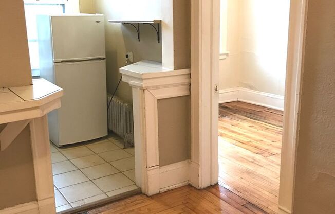 1 bed, 1 bath, $995, Unit 38