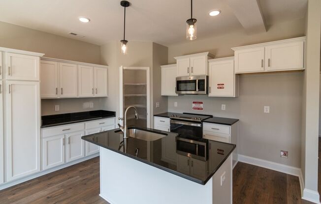 Contemporary 3-Bedroom Beauty with Walk-In Closet and Tile Shower Retreat