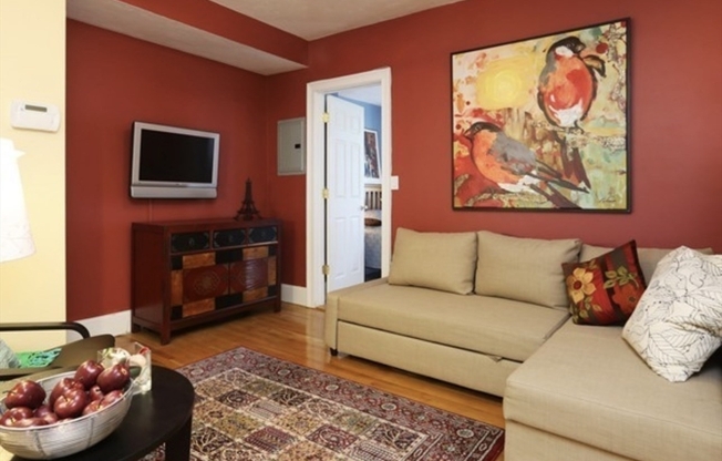 168 W 6 ST