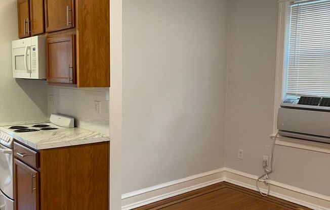 2 beds, 1 bath, 600 sqft, $1,395, Unit 3J