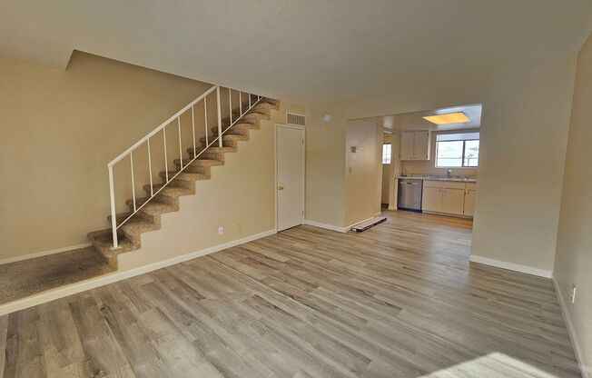 Immaculate 2 Bedroom Unit - Close to UNR!