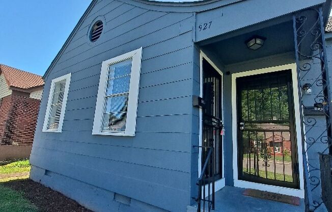 Welcome to 927 Maple Dr in Memphis, TN!