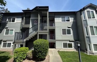 2 Bed 1 Bath Totem Lake Condo