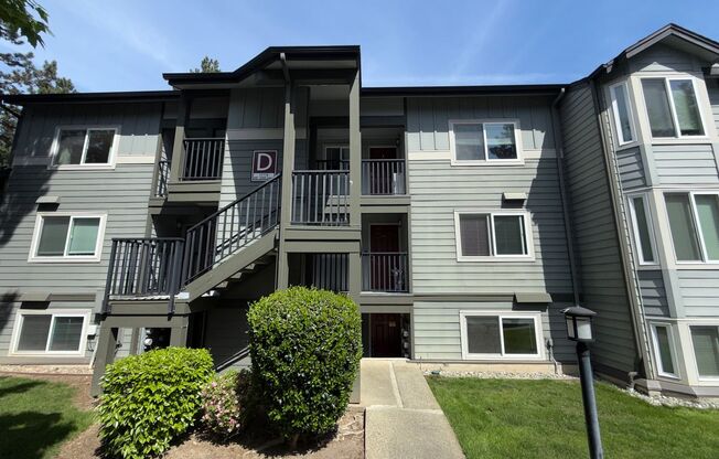2 Bed 1 Bath Totem Lake Condo