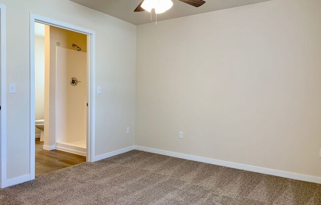 3 beds, 2 baths, 1,244 sqft, $1,880, Unit SH 1130-106