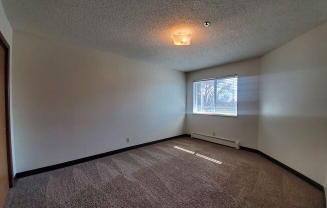 2 beds, 1 bath, 888 sqft, $1,520, Unit 324