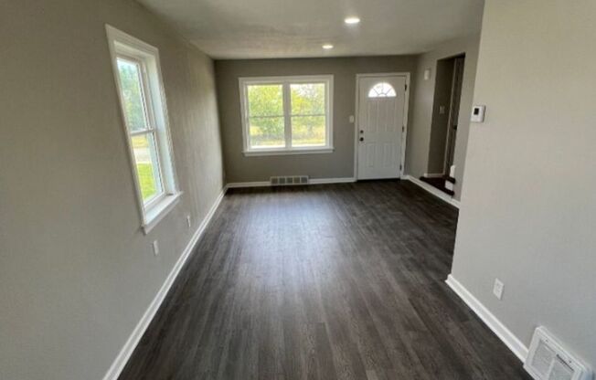 Modern 2-Bed, 1-Bath Duplex with Garage & Basement Storage