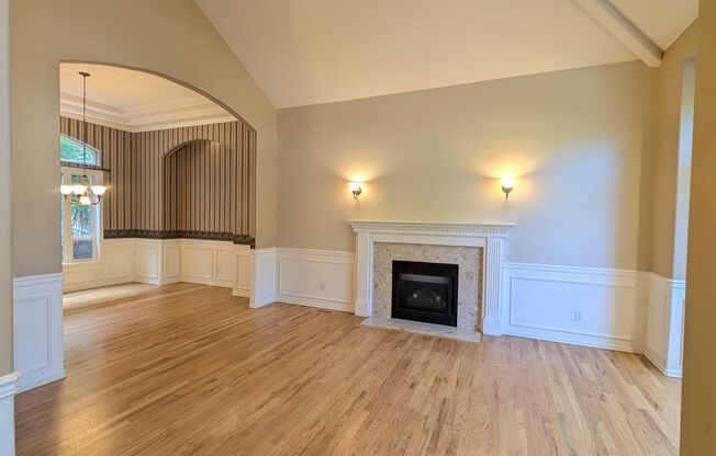 Beautiful 4 bedroom plus Den/Office Home in Mill Creek Community