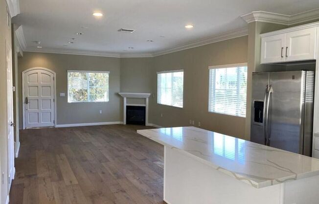 3 beds, 3 baths, $3,700