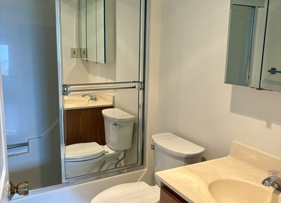2 beds, 2 baths, 1,229 sqft, $3,500, Unit 613