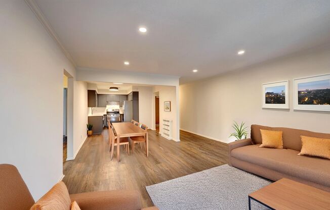 2 beds, 1.5 baths, 942 sqft, $2,095, Unit 412-202