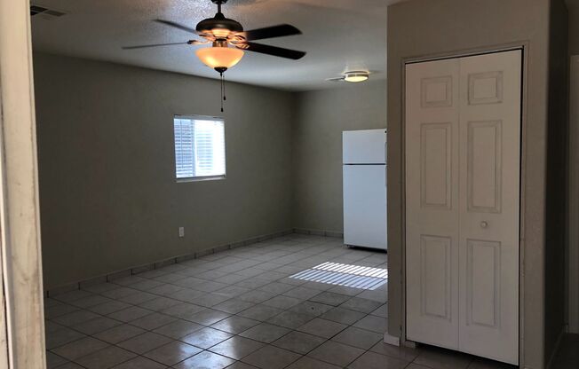 2 beds, 1 bath, 851 sqft, $1,450, Unit 01