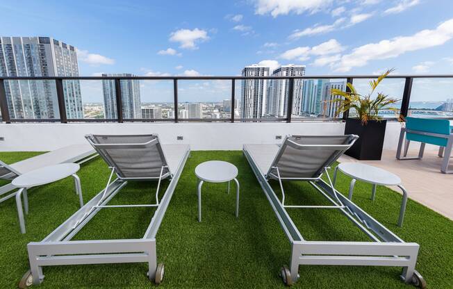 Grand Station | Miami | Rooftop Loungers