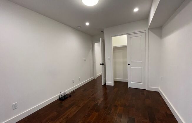 Nice and clean 2 bedrooms and 2 bathrooms with in-unit washer/dryer.