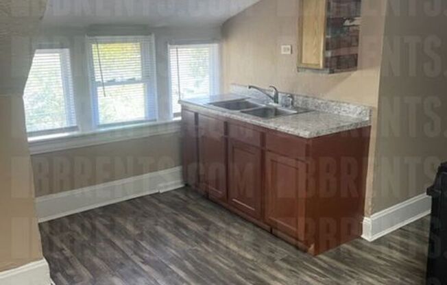 2 beds, 1 bath, $735