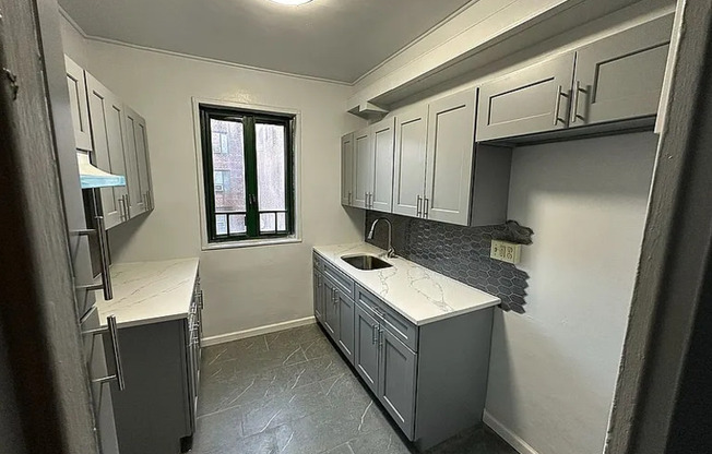 1515 METROPOLITAN AVE