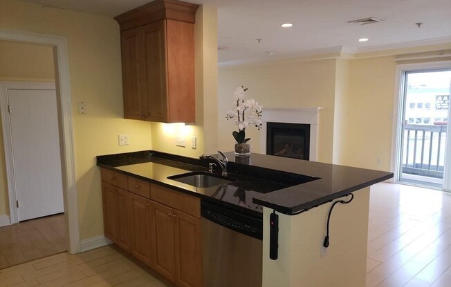 10 PORTER ST