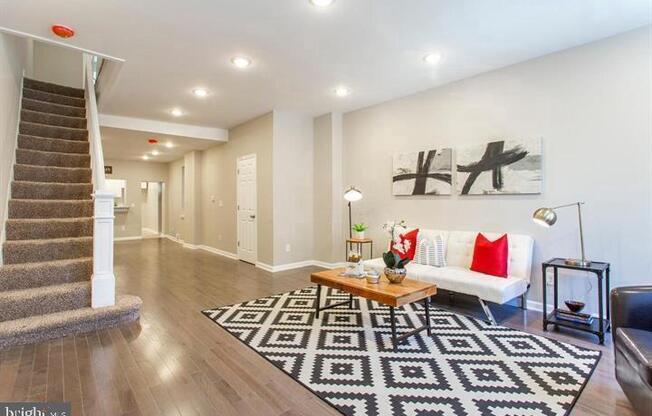 1611 S 18 ST