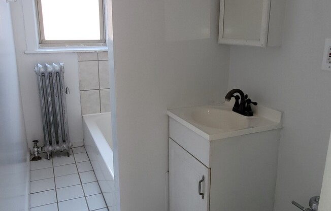 2350 W Touhy