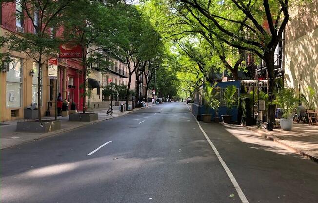 326 W 47 ST