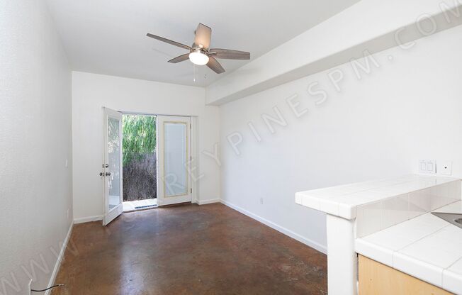 1BR in Pacific Beach with Unique Concrete Floors ~ Great Location!