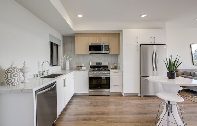 1901 ECHO PARK AVE