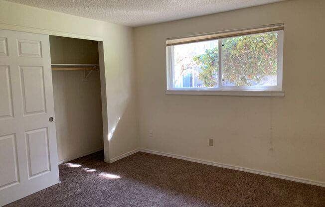 2 beds, 1 bath, 800 sqft, $1,550, Unit C