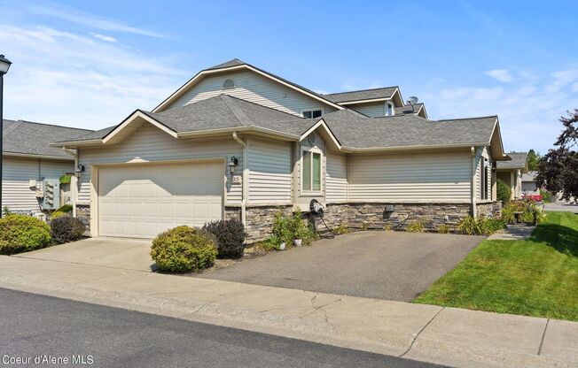 Gated Black Bay Community condo 3 bed 2.5 bath