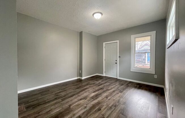 Beautiful 2 bed 1 Bath Home!