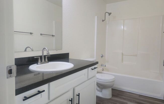 2 beds, 1 bath, 875 sqft, $1,495, Unit 127-66