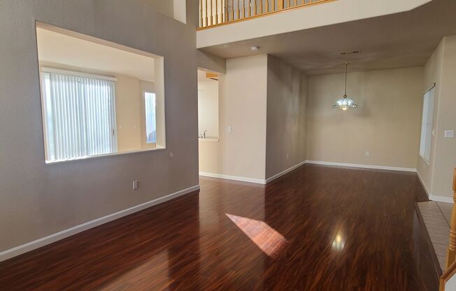 East Roseville - 4 Bedroom, 2.5 Bath - 2 Story - Large Living Room - Formal Dining Area