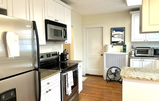 3 beds, 1 bath, 1,500 sqft, $3,650, Unit 2