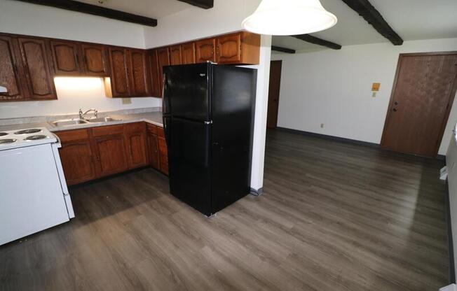 2 beds, 1 bath, $859