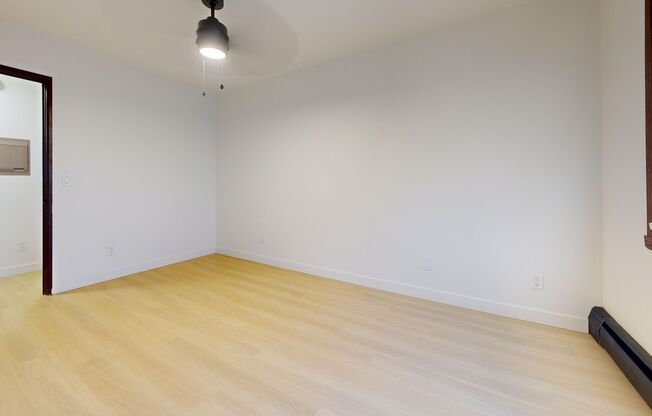 2 beds, 1 bath, 1,050 sqft, $995, Unit 215-201C