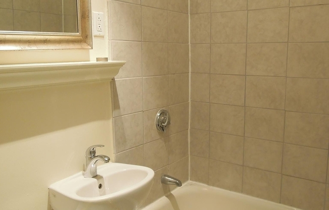 1 bed, 1 bath, 610 sqft, $3,100, Unit 209