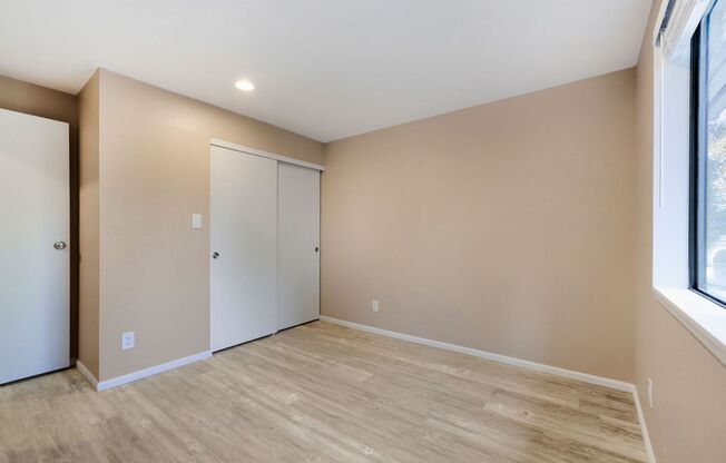 3 beds, 2 baths, $2,545, Unit # F1
