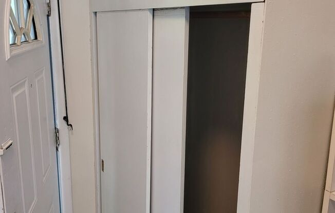 Studio, 1 bath, $825, Unit 209