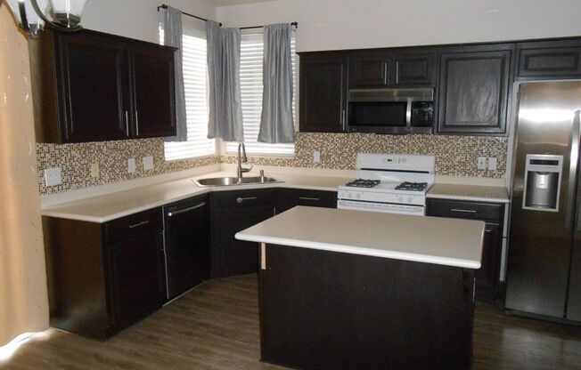 3 beds, 2.5 baths, $2,175