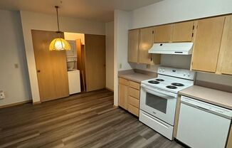 2 beds, 1 bath, 791 sqft, $1,600, Unit B-09