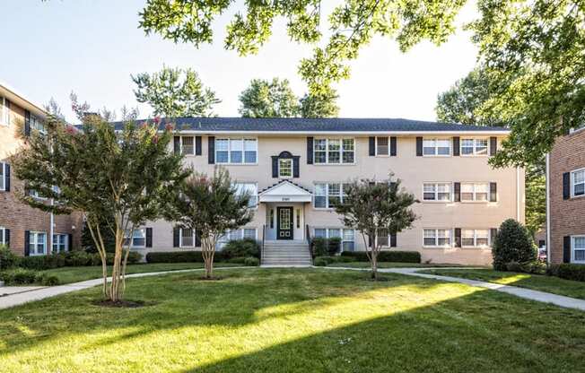 Luxury Best Apartment Rentals in National Landing Arlington VA