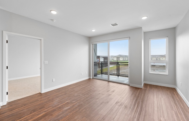2 beds, 2 baths, 1,083 sqft, $1,610, Unit 221
