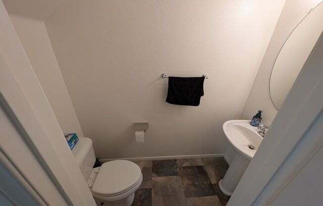 3 beds, 2.5 baths, $2,100