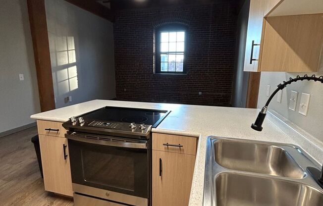 1 bed, 1 bath, 780 sqft, $1,295, Unit 209