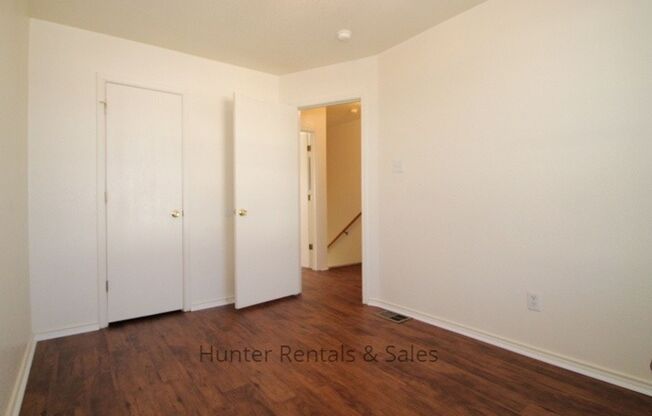 2 beds, 1.5 baths, $775