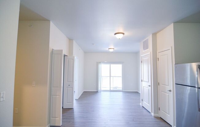 1 bed, 1 bath, 670 sqft, $917, Unit 1100-307